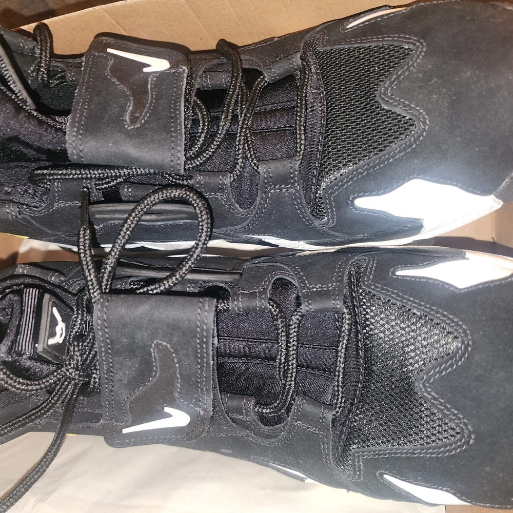 Nike Men's Athletic Shoes - Black and White - Picture 4 of 7